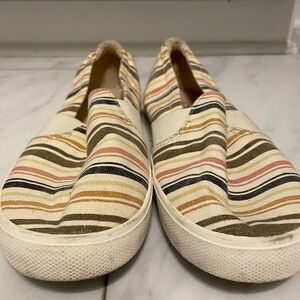 Roxy slip ons size 8, barely worn, off white with black, tan & cream strips